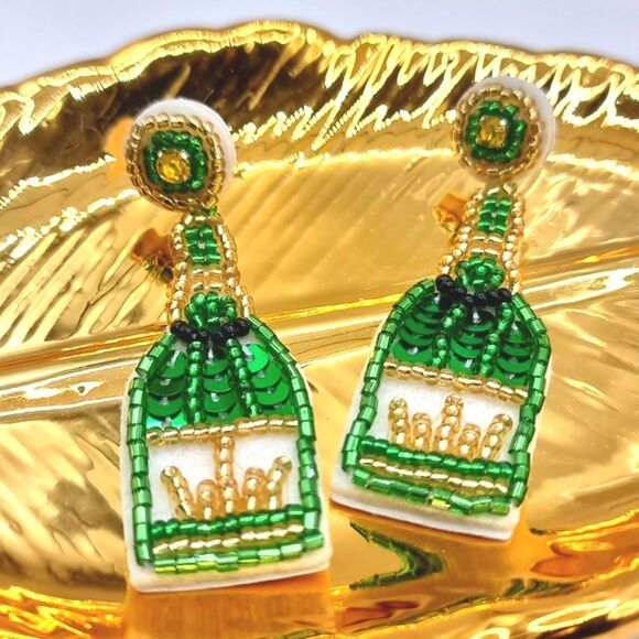 New Bling GREEN & GOLD exquisite glass seed bead champagne wine bottle earri… - Picture 1 of 9